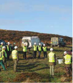 Photo 8A.5 Fire Service, forest workers and land managers take part in an equipment fimiliarisation event