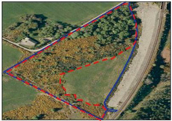 In this example the features are gorse and scrub (area in red), classified as GOR and SCB. These are partially ineligible features. The area of ineligibility is assessed in proportion to the size of the parcel.