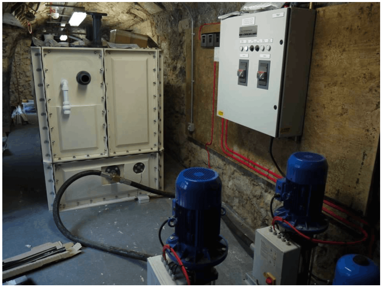 Tank and pumps for a watermist system