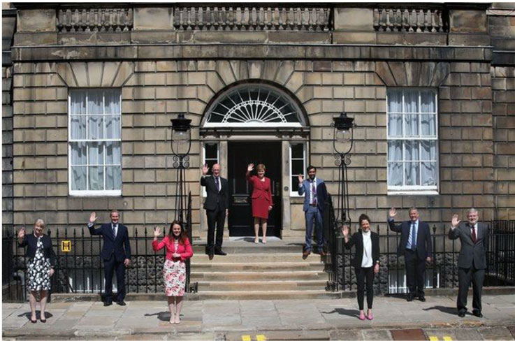 Picture showing the members of the Scottish Government cabinet in front of Bute House