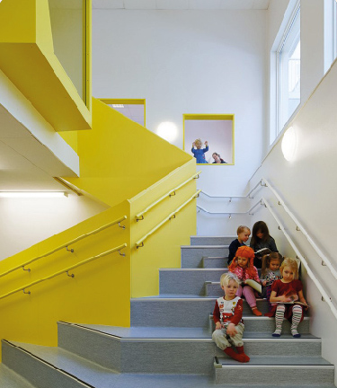 Stairs used for reading. Rotstein Arkiekter