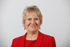 Roseanna Cunningham MSP Cabinet Secretary for Environment, Climate Change and Land Reform Roseanna Cunningham MSP Cabinet Secretary for Environment, Climate Change and Land Reform