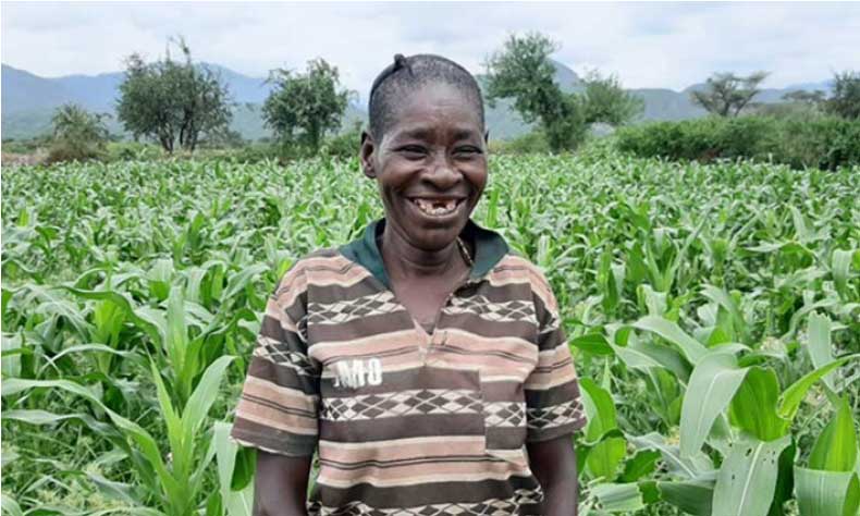 Borgodo,given maize seeds for her farm in South Omo during the Ethiopian Locust Infestation