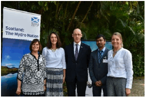 Scientists from the James Hutton Institute share the successes of the DWWT project with DFM John Swinney