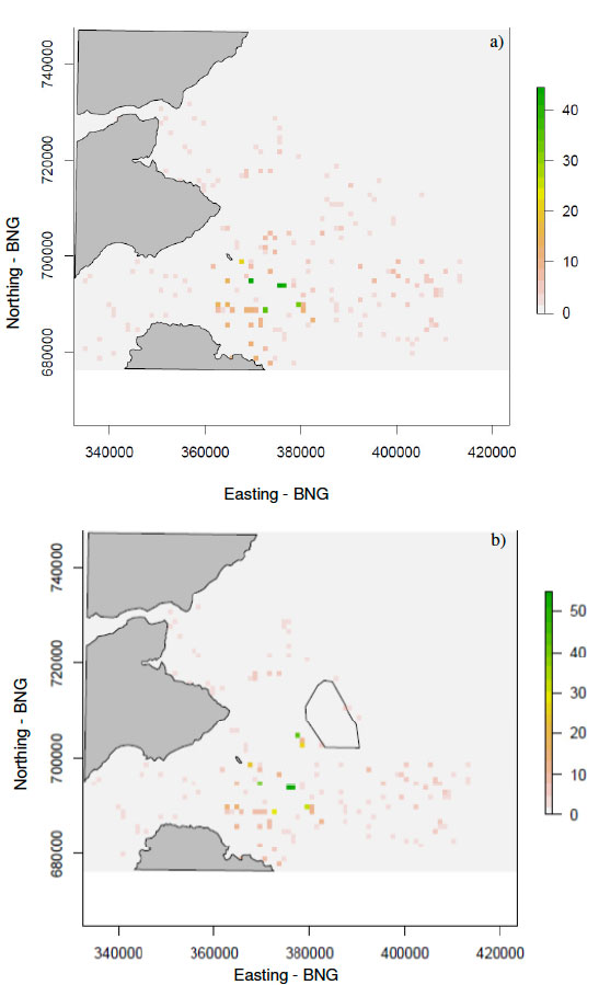 Figure 12. The mean number of guillemots within each cell of the simulation model using a clustered prey density map from 50 simulations with a) no wind farm and b) with a wind farm