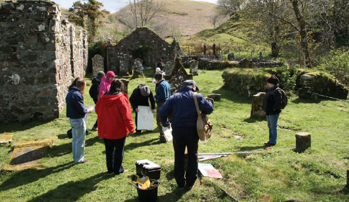 Adopt-a-Monument volunteer training workshop at Kilbride Kirkyard Adopt-a-Monument volunteer training workshop at Kilbride Kirkyard